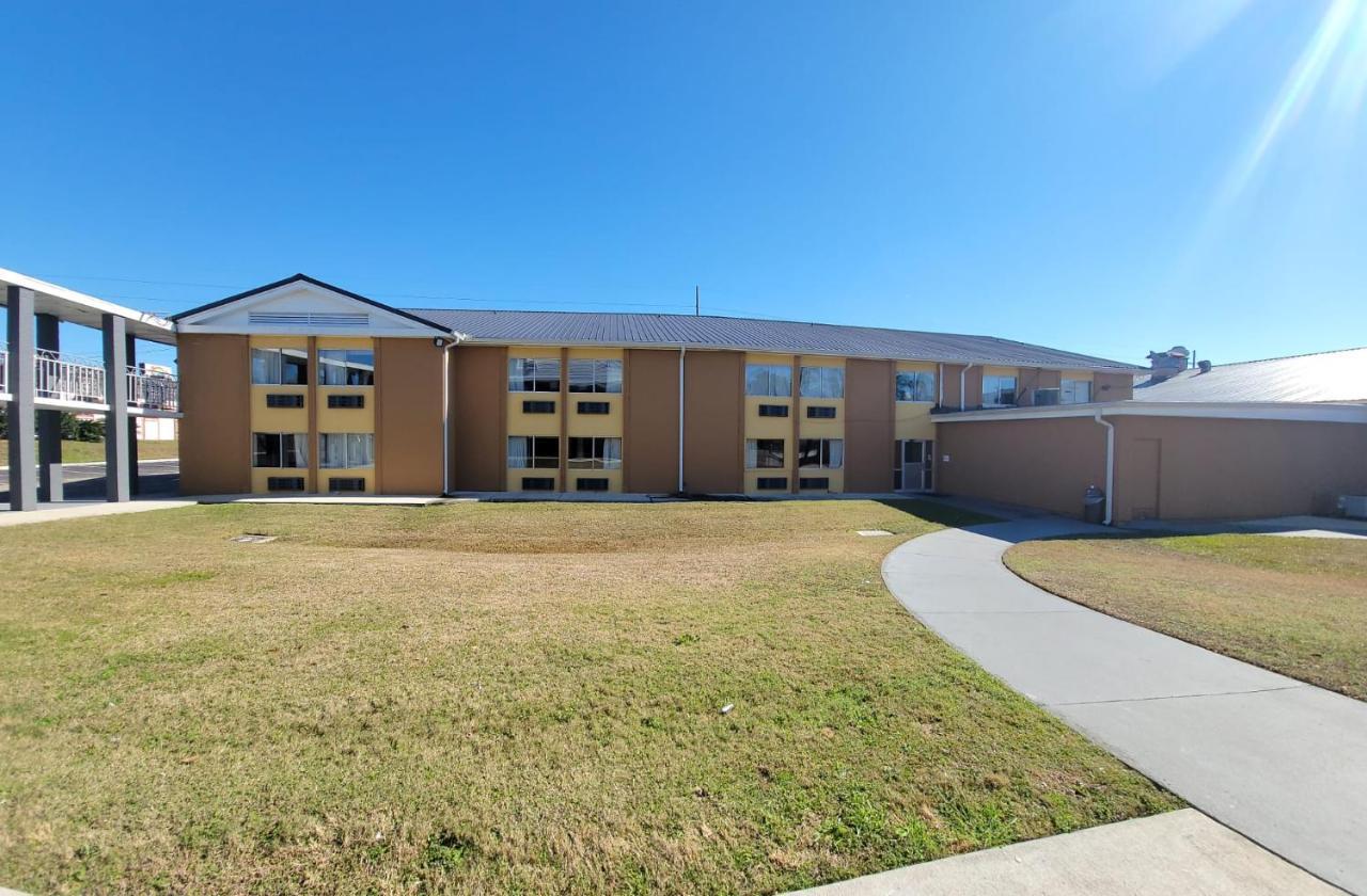 Days Inn By Wyndham Dothan Exterior foto