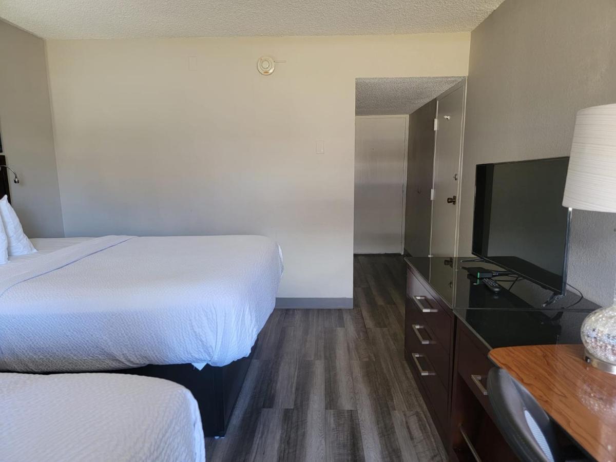 Days Inn By Wyndham Dothan Exterior foto