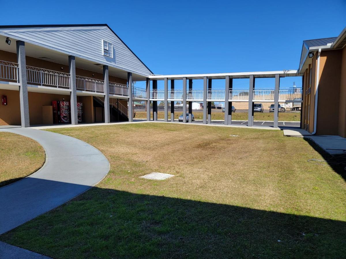Days Inn By Wyndham Dothan Exterior foto