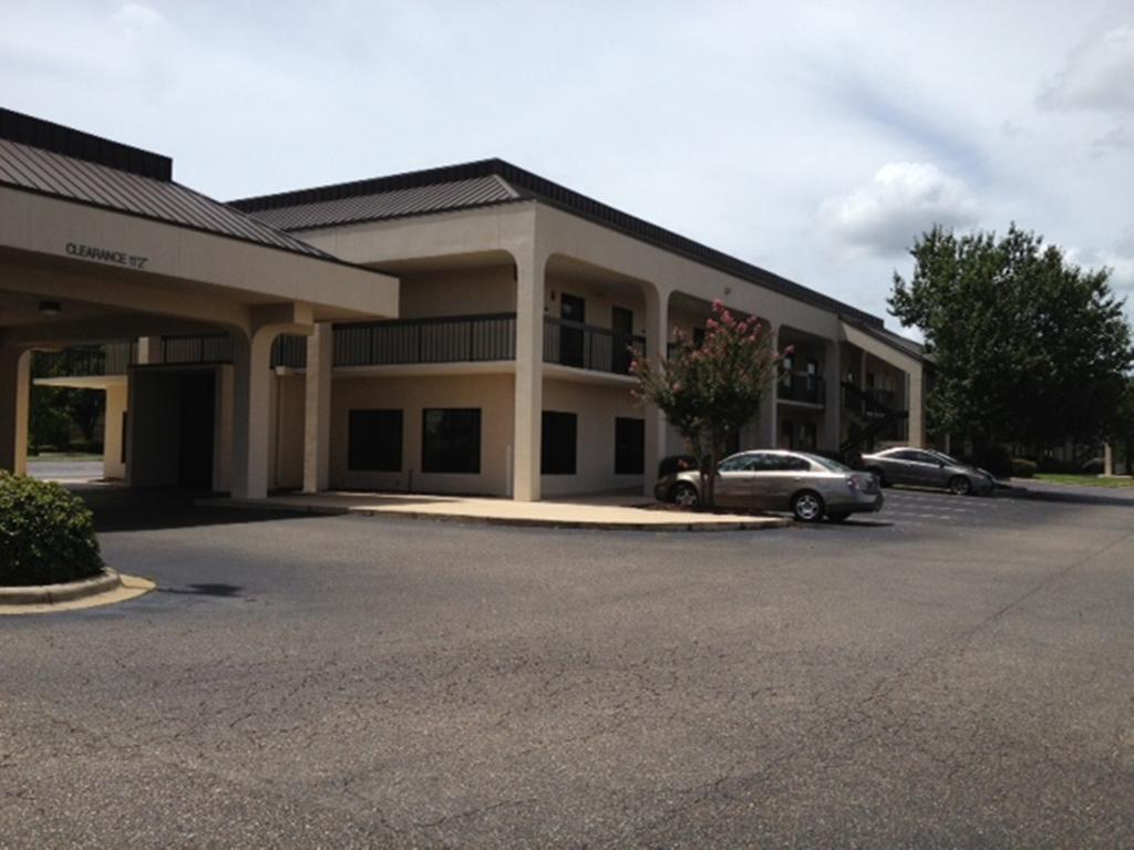 Days Inn By Wyndham Dothan Exterior foto