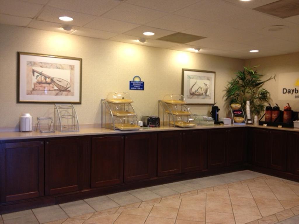 Days Inn By Wyndham Dothan Exterior foto