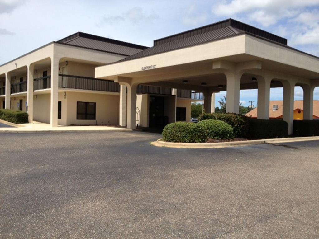 Days Inn By Wyndham Dothan Exterior foto